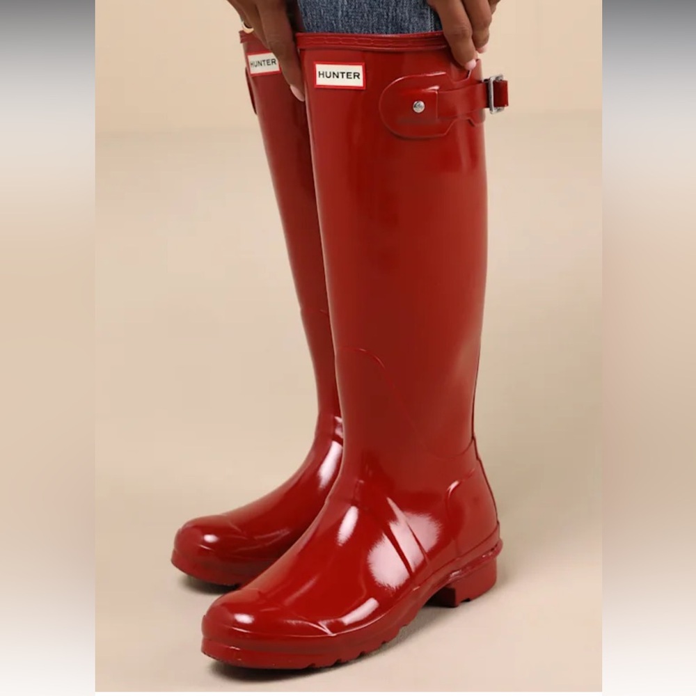 Hunter Red Tall Rain Boots | size 6
